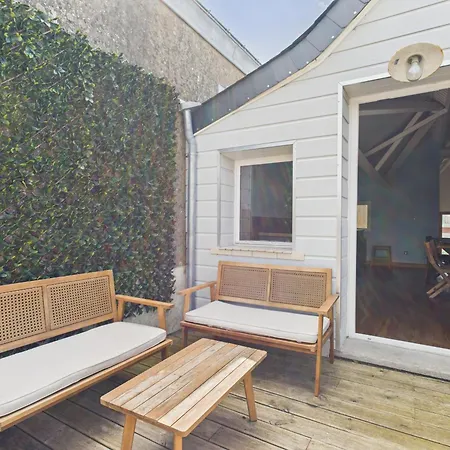 Maison Avec Terrasse Et Jardin à Pour 6 Hébergement de vacances *