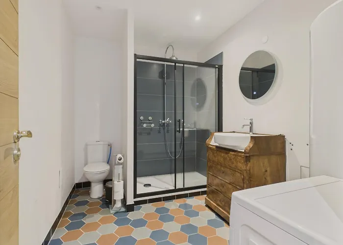 Maison Avec Terrasse Et Jardin A Pour 6 *