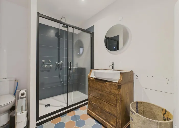 Hébergement de vacances Maison Avec Terrasse Et Jardin à Pour 6