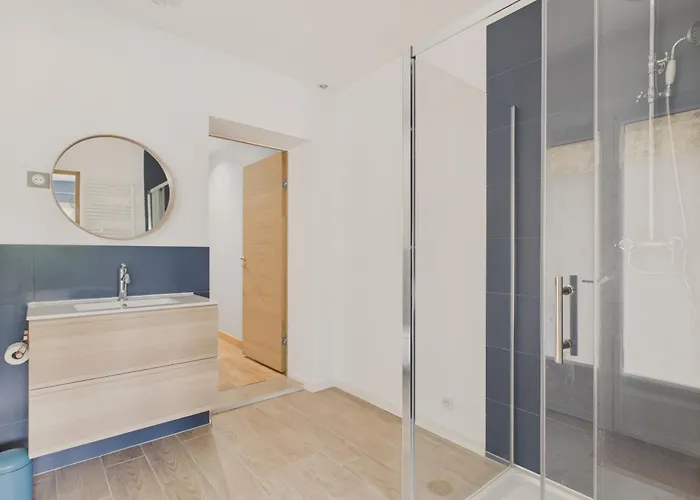 Maison Avec Terrasse Et Jardin à Pour 6 Hébergement de vacances