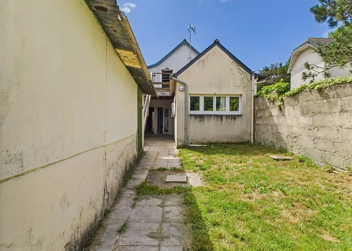 Hébergement de vacances Maison Avec Terrasse Et Jardin à Pour 6